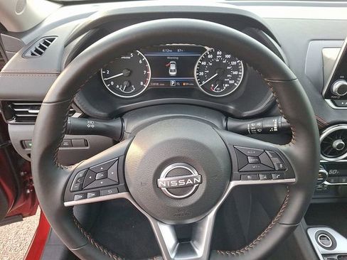 Used 2025 Nissan Sentra SR image 19