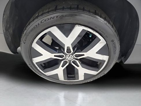 Used 2022 Volkswagen Taos SEL w/ Panoramic Sunroof Package image 16