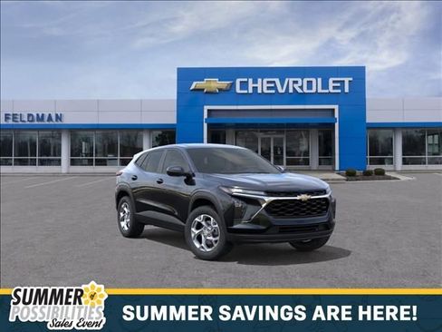 New 2026 Chevrolet Trax LS w/ LS Convenience Package FWD image 1