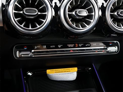 New 2025 Mercedes-Benz GLB 250 4MATIC image 25