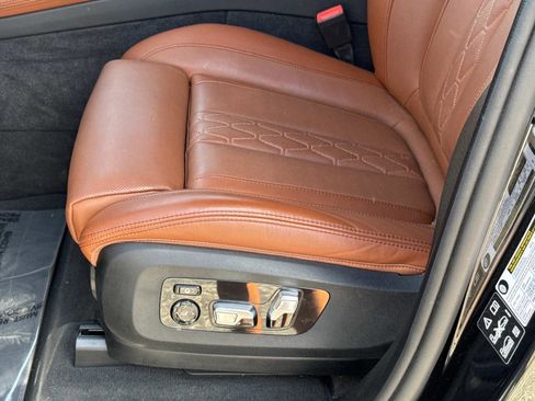 Certified 2026 BMW X7 xDrive40i w/ M Sport Package image 21