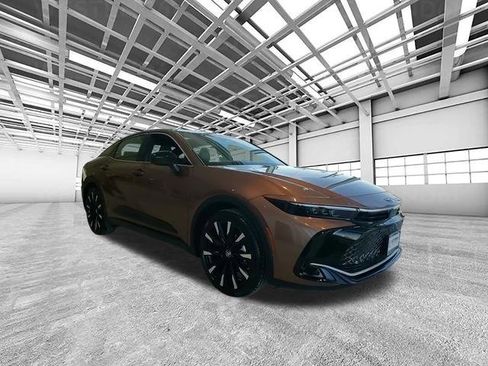 New 2026 Toyota Crown Platinum image 1