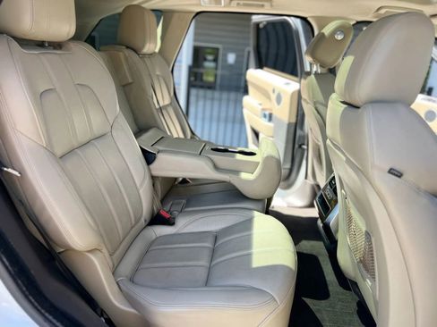 Used 2016 Land Rover Range Rover Sport HSE image 10