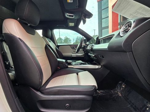 Used 2023 Mercedes-Benz GLB 250 image 24