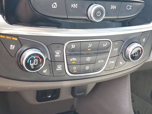 Used 2019 Chevrolet Traverse Premier AWD/4WD image 31