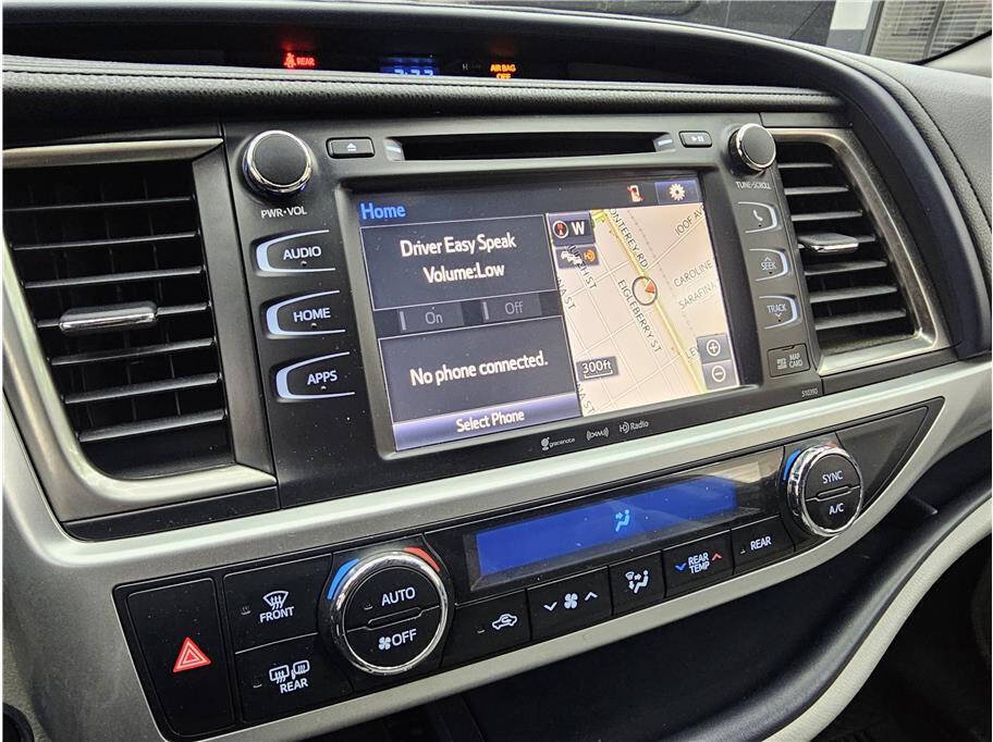 Used 2019 Toyota Highlander XLE FWD image 17