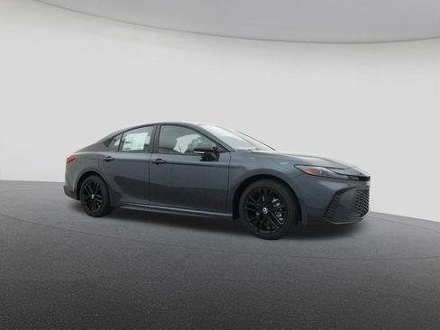 New 2026 Toyota Camry SE image 28