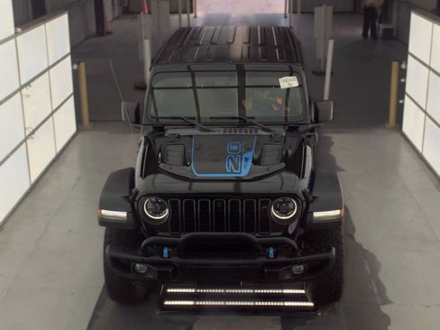 Used 2023 Jeep Wrangler Unlimited Rubicon 4xe AWD/4WD image 2