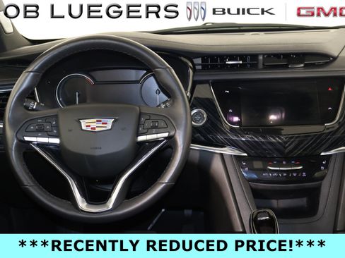 Certified 2025 Cadillac XT6 Premium Luxury FWD image 13