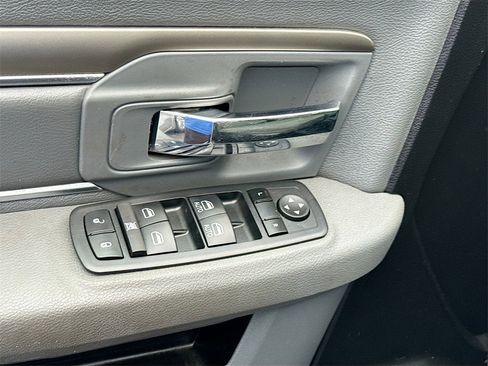 Used 2015 RAM 1500 Classic SLT image 19