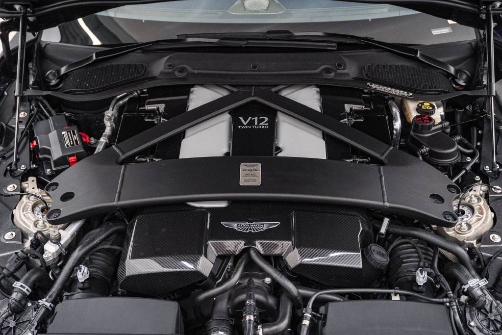 Used 2026 Aston Martin Vanquish Convertible RWD image 38