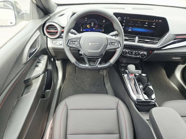 New 2026 Chevrolet Trax RS w/ Sunroof Package FWD image 11