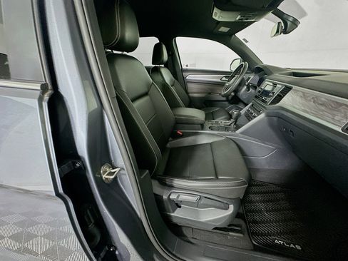 Used 2023 Volkswagen Atlas Cross Sport SE image 29