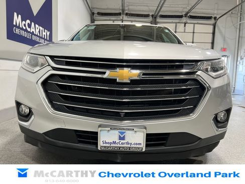 Used 2020 Chevrolet Traverse LT w/ LT Premium Package AWD/4WD image 10