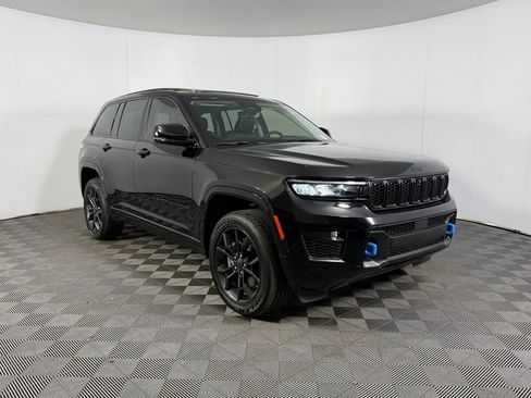 Used 2023 Jeep Grand Cherokee 30th Anniversary AWD/4WD image 4
