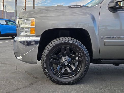 Used 2008 Chevrolet Silverado 2500 LT w/ 1LT Convenience Package RWD image 9