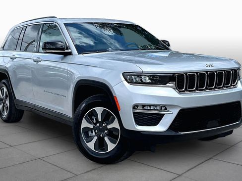 Used 2024 Jeep Grand Cherokee Limited 4xe AWD/4WD image 3