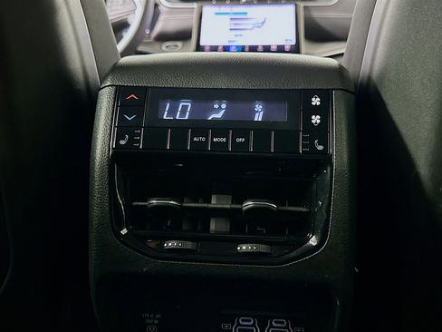 Used 2023 Jeep Grand Cherokee L Limited image 28