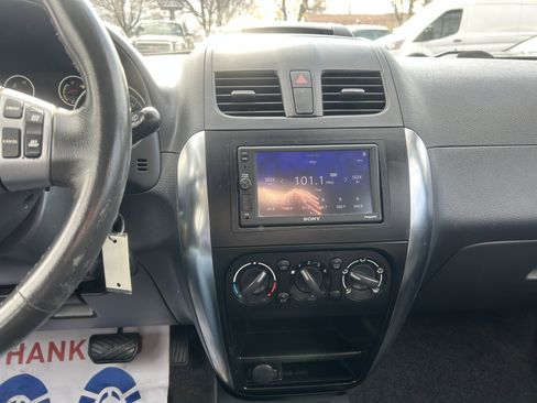 Used 2011 Suzuki SX4 Crossover image 13