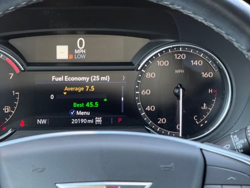 Used 2024 Cadillac XT5 Premium Luxury image 11