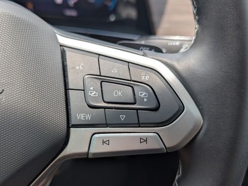 Used 2024 Volkswagen Atlas SEL AWD/4WD image 35
