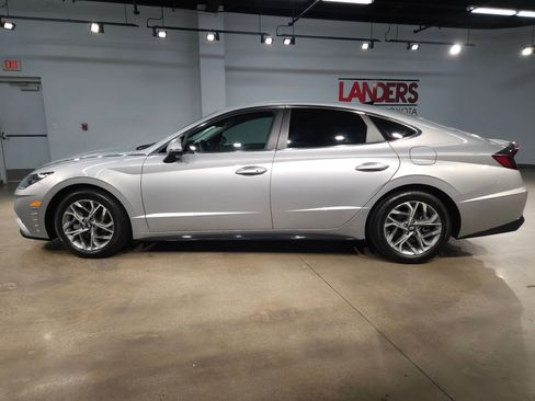 Used 2023 Hyundai Sonata SEL w/ Cargo Package image 4