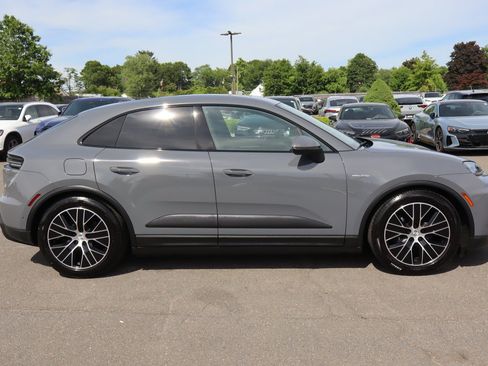 Used 2025 Porsche Macan 4 Electric w/ Premium Package AWD/4WD image 4
