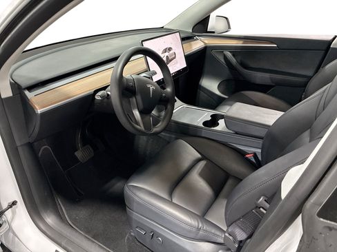 Certified 2023 Tesla Model Y 2WD image 7