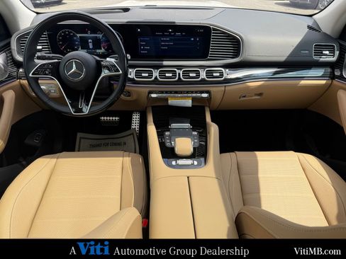 Used 2026 Mercedes-Benz GLS 580 4MATIC image 2