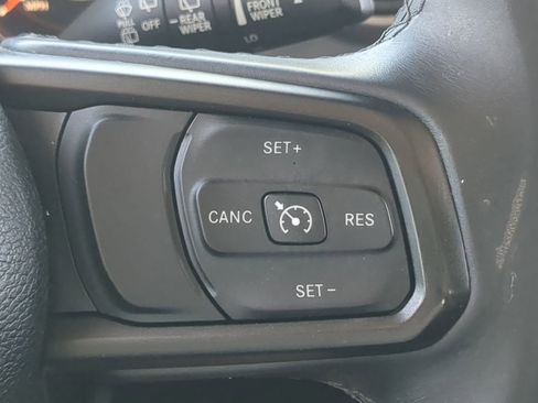 Used 2018 Jeep Wrangler Unlimited Sport S image 24