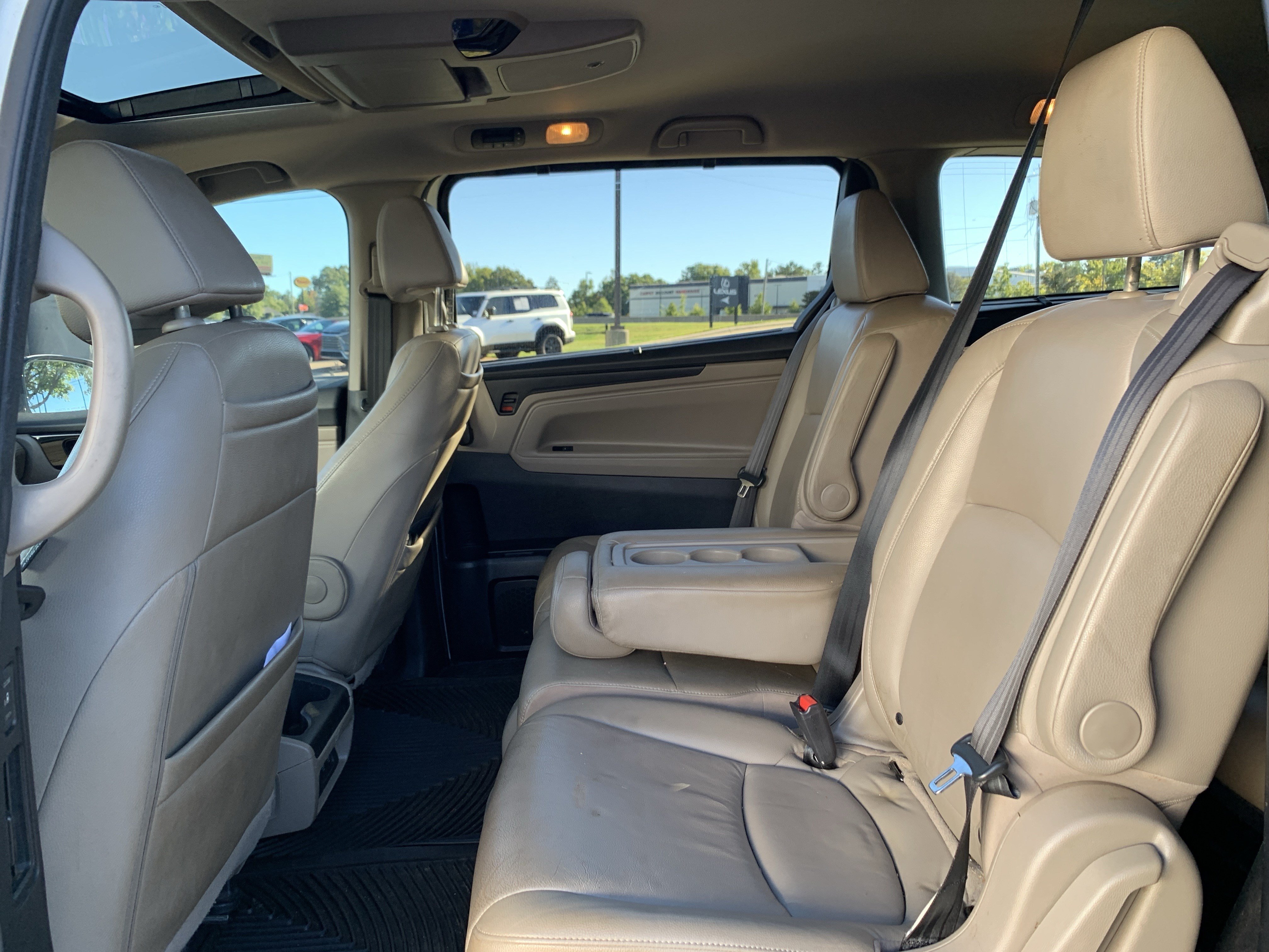 Used 2019 Honda Odyssey Elite image 32