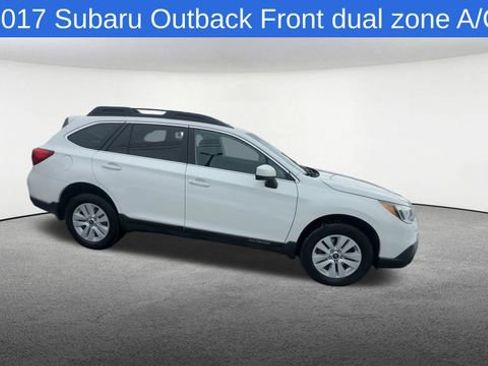 Used 2017 Subaru Outback 2.5i Premium image 10