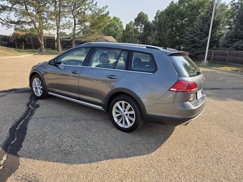 Used 2017 Volkswagen Golf Alltrack SE AWD/4WD image 3