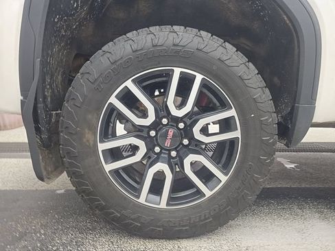 Used 2019 GMC Sierra 1500 AT4 w/ AT4 Premium Package AWD/4WD image 16