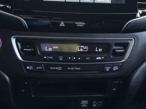 Used 2022 Honda Passport TrailSport image 32