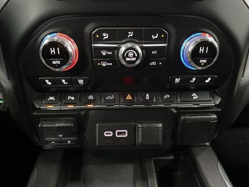 Used 2021 GMC Sierra 1500 SLT w/ SLT Premium Plus Package AWD/4WD image 27