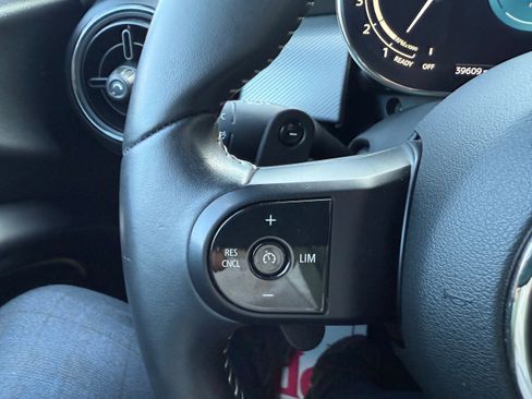 Used 2022 MINI Cooper S image 16