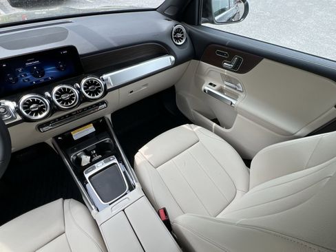 New 2026 Mercedes-Benz GLB 250 4MATIC image 14