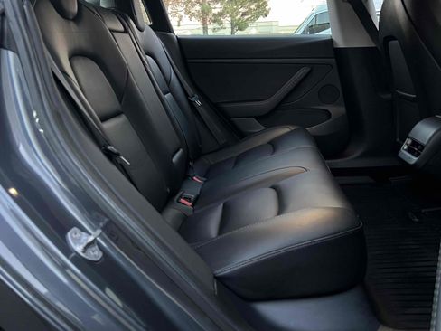 Used 2021 Tesla Model 3 Standard Range Plus image 28