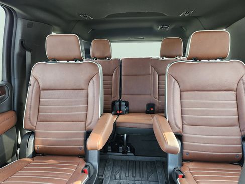 Used 2024 GMC Yukon XL Denali Ultimate w/ LPO, Floor Liner Package AWD/4WD image 30