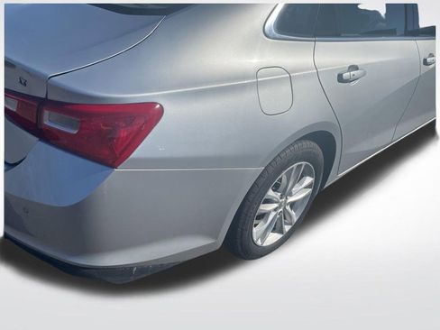 Used 2018 Chevrolet Malibu LT w/ Driver Confidence Package image 5