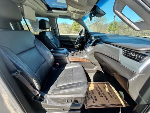 Used 2017 Chevrolet Suburban LT image 18