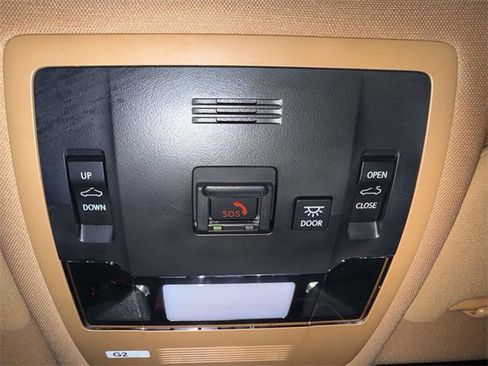 Used 2025 Lexus ES 300h w/ Technology Package image 26