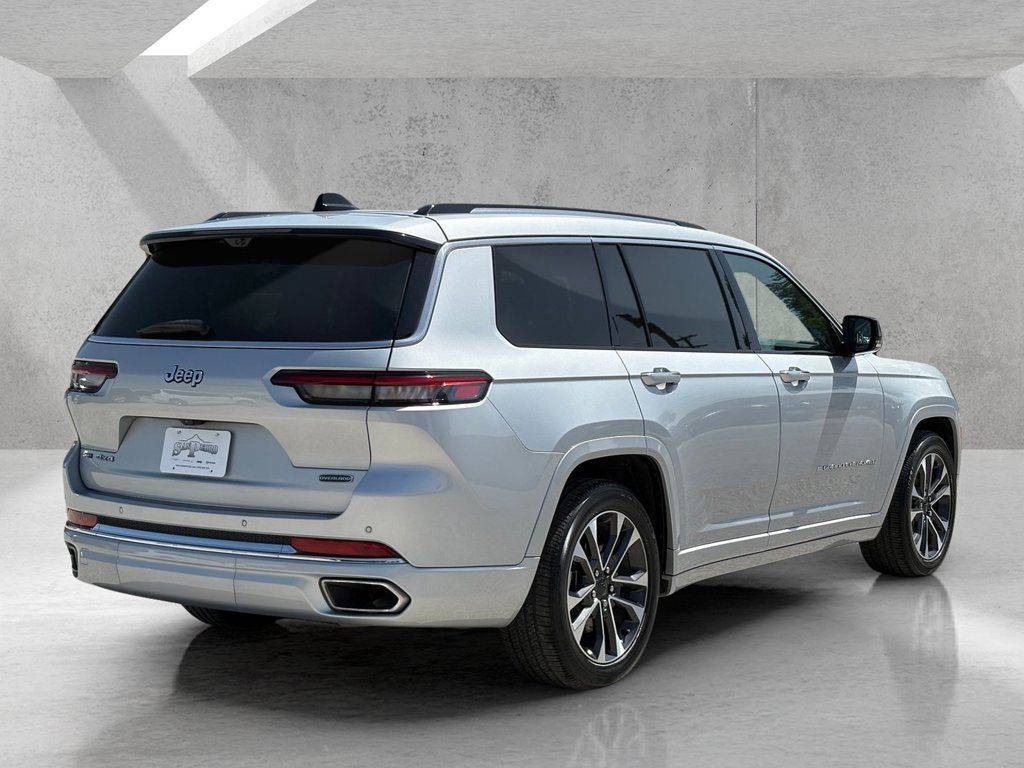 Used 2023 Jeep Grand Cherokee L Overland w/ Luxury Tech Group IV AWD/4WD image 5
