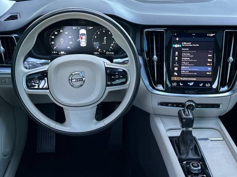 Used 2019 Volvo S60 T6 Momentum w/ Multimedia Package AWD/4WD image 14