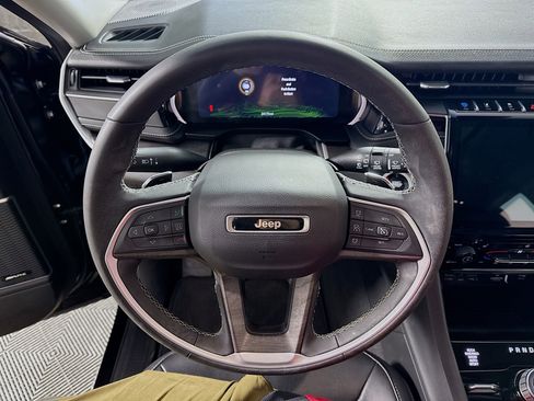 Used 2023 Jeep Grand Cherokee 4WD 4xe image 17