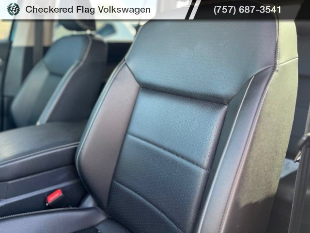 Used 2023 Volkswagen Atlas SE w/ Black Wheel Package FWD image 21