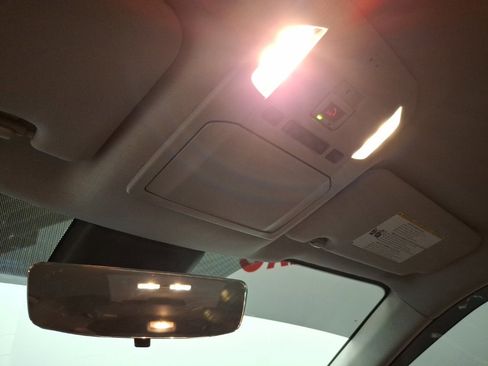 Used 2022 Toyota Highlander LE image 26