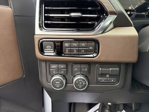 Used 2026 GMC Yukon XL Denali Ultimate image 13