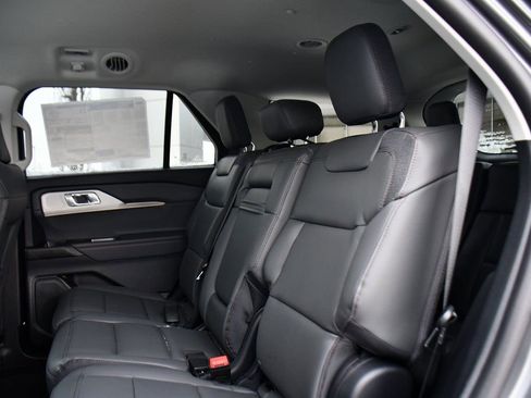 Used 2026 Ford Explorer Active w/ Active Comfort Package image 22